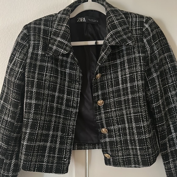 Blazer - Picture 3 of 3